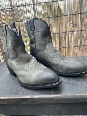 Frye Billy Short Boot Size 9B
